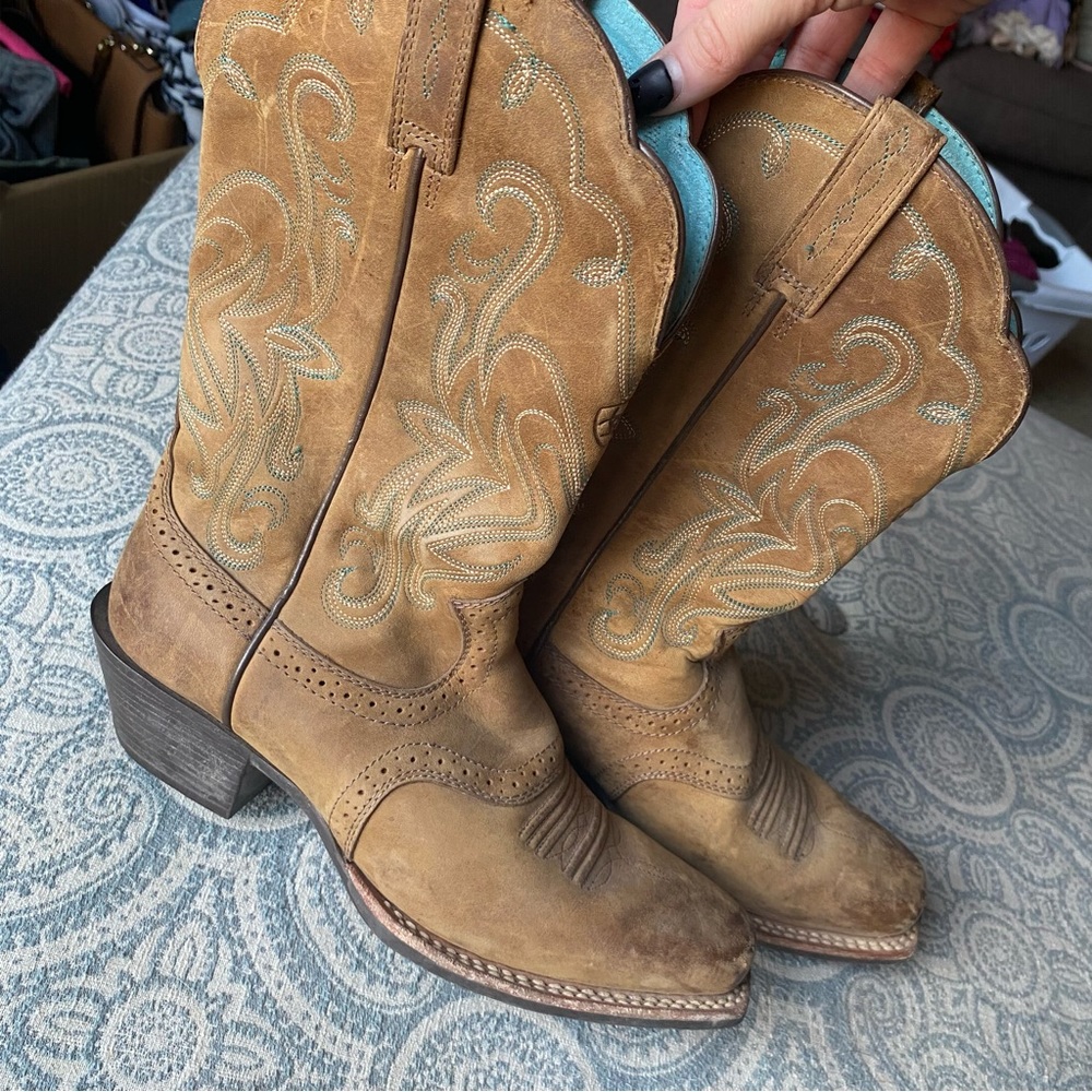 Ariat Size 7.5 Women’s Cowboy Boots